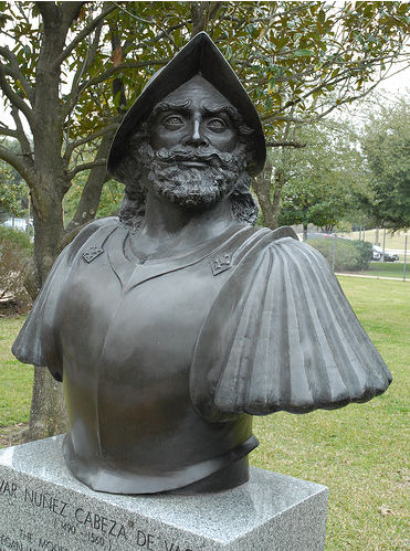 Busto de don Álvar Núñez Cabeza de Vaca colocado en la ciudad de Houston, Estado de Texas en los Estados Unidos de Norteamérica.