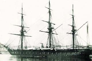  fotografía en blanco y negro de la fragata de hélice Almansa.