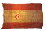 Fotografía de una de las banderas (versión de 1785) del San Juan Nepomuceno en Trafalgar.