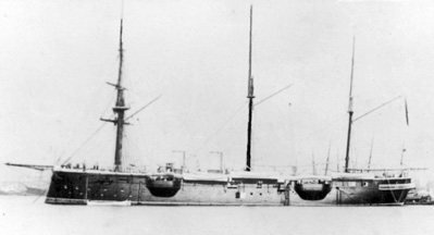  Fotografía en blanco y negro del crucero de madera Navarra.